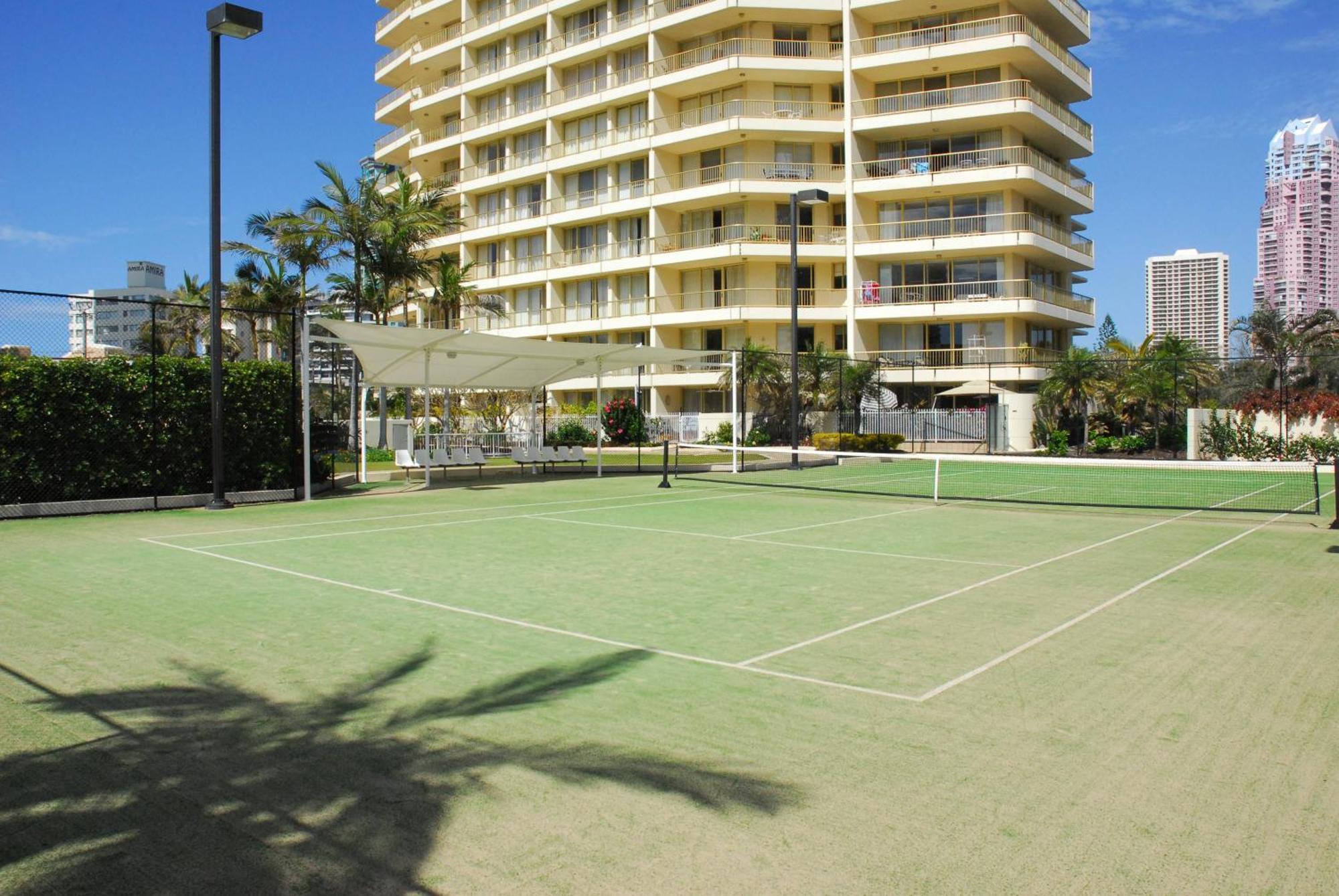 Contessa Holiday Apartments Gold Coast Exterior photo